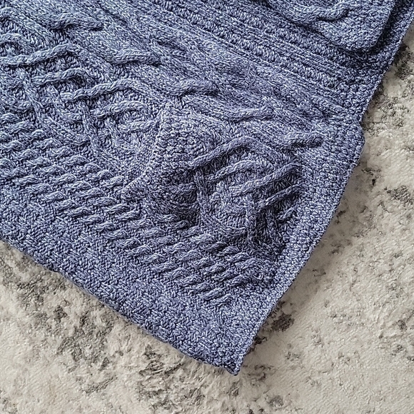 Aran Sweater Market made in Ireland 100% merino wool cable knit vest - Picture 3 of 8